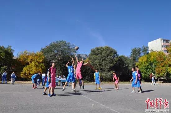 令人动容曾经支教的老师,去新疆支教老师哭了