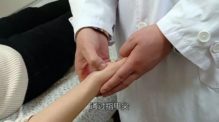 咳不出咽不下怎么化痰,慢性咽炎咳不出来咽不下去