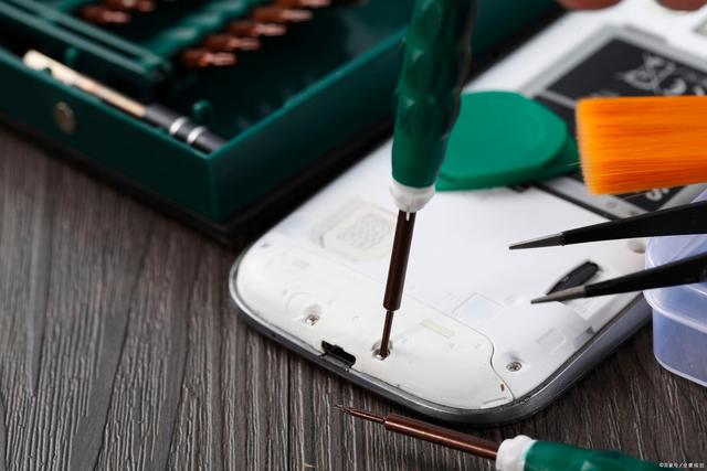 手机维修行业需要学什么,修车十年的师傅告诉你