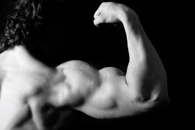 小重量侧平举每天练,肩部侧平举怎么选重量