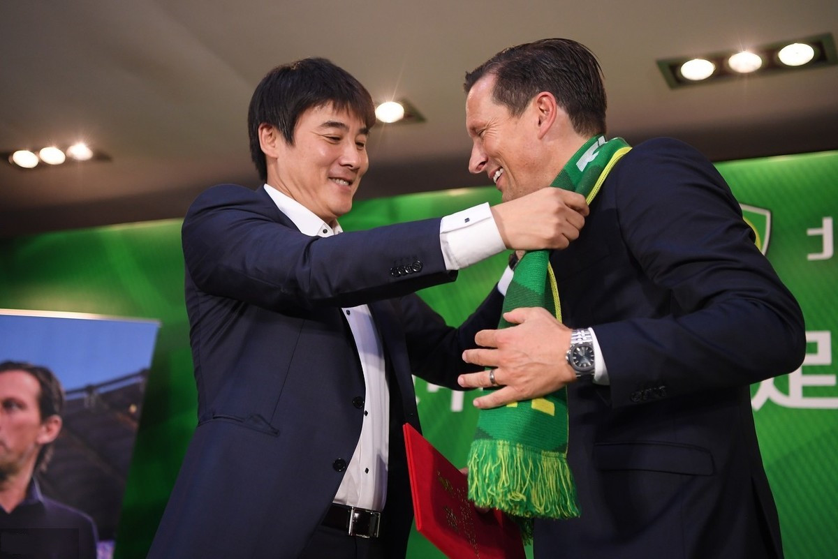 一夜之间四大皆空，连续3年半程崩盘，北京国安的问题出在哪？