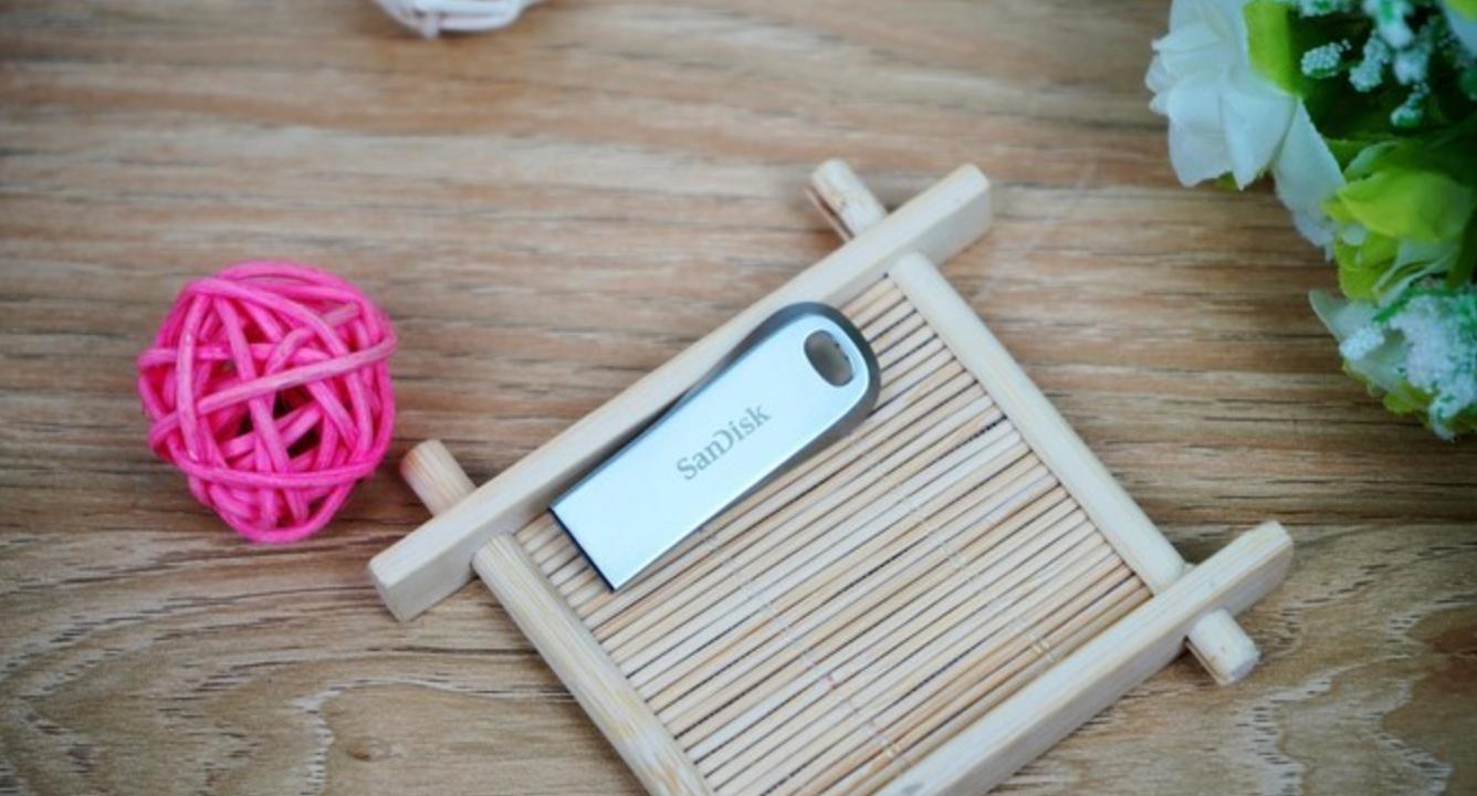 闪迪cz74u盘保护套,闪迪cz74u盘拆解