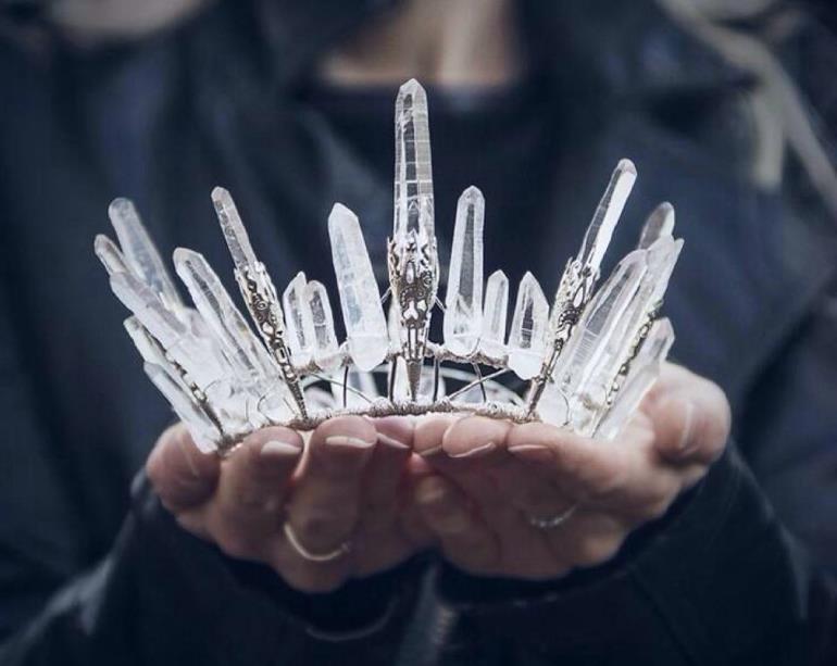 沙漠下天然水晶,沙漠水晶宫