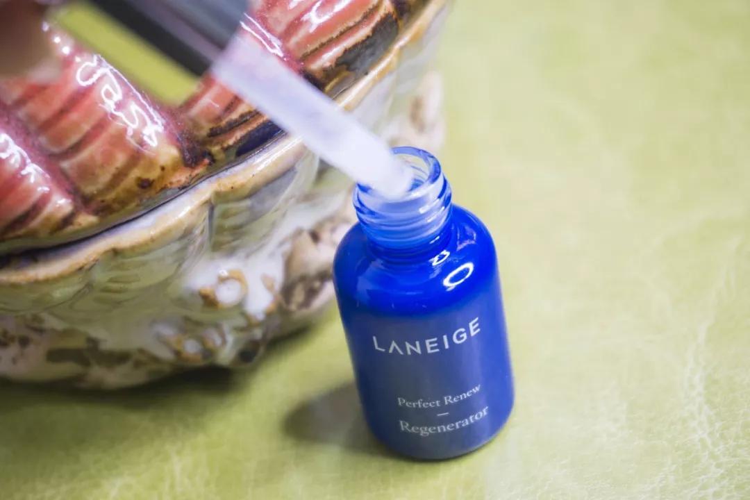 细纹已经开始向你宣战！赶紧pick好你的第一瓶抗初老产品