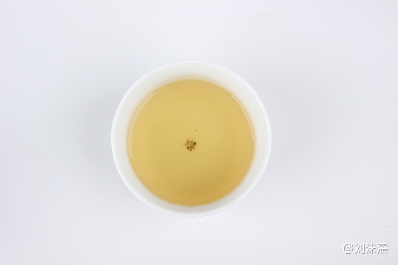 如何评价凤凰单丛,正宗特级凤凰单丛茶茶汤对比