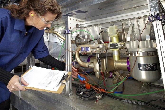 大写的尴尬跟什么歌很像,大写的尴尬原唱