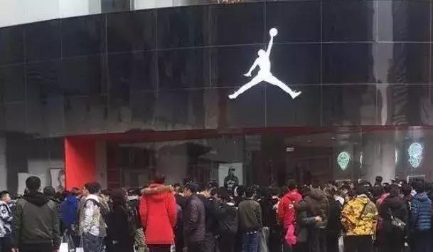 是匡威飘了，还是饥饿营销不灵了？