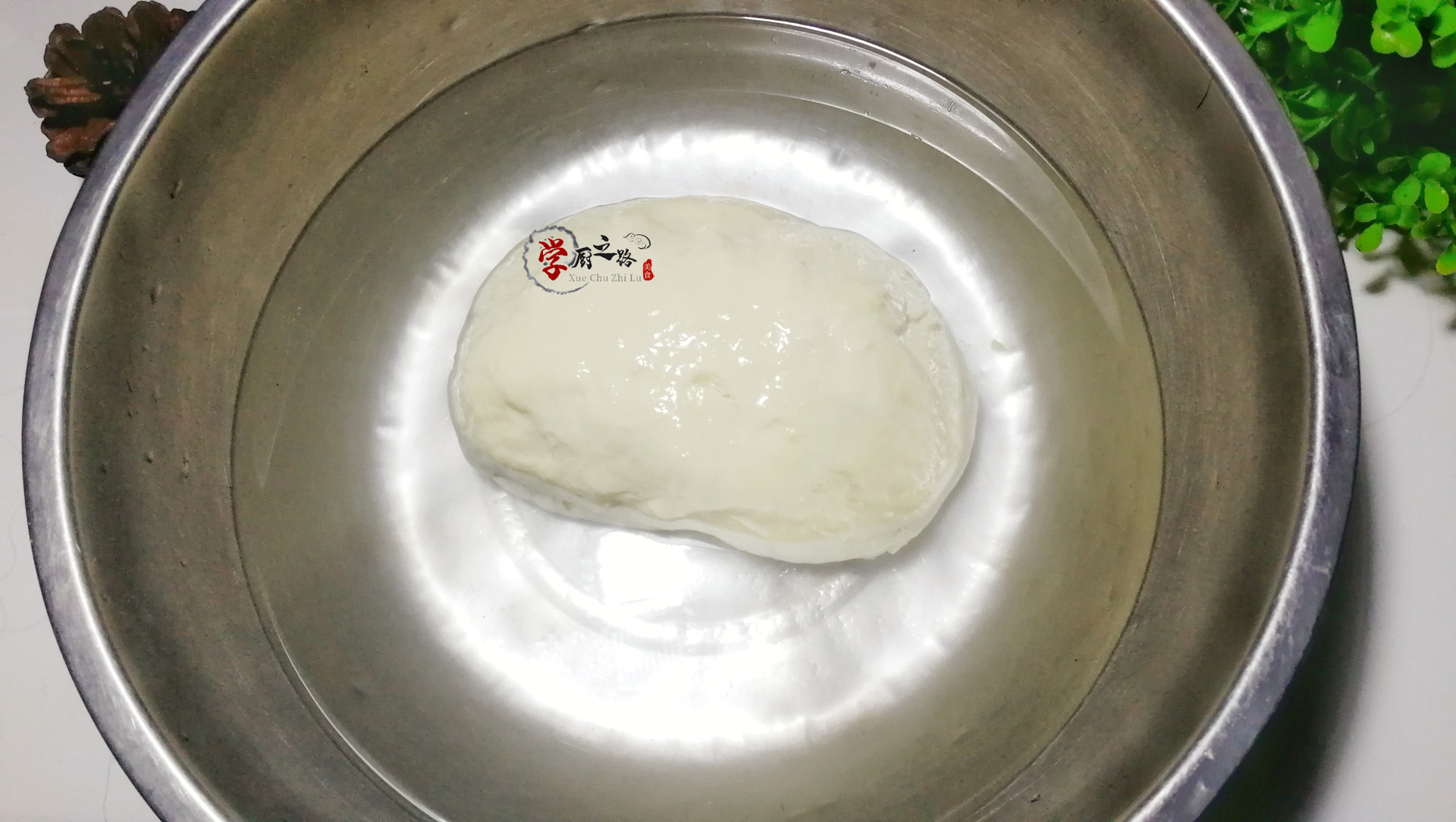 凉皮裂开不起大泡怎么回事,凉皮发硬断裂