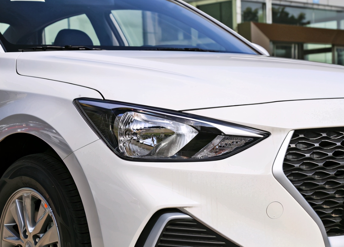 现代悦动怎么样值得购买吗,现代悦动和阳光车哪个省油