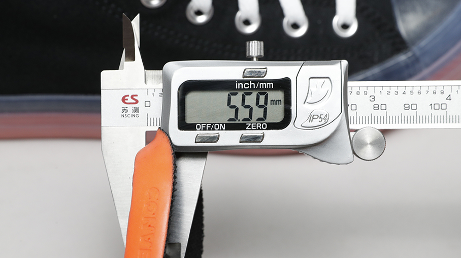 匡威银灰色高帮帆布鞋,脚感爆炸帆布鞋