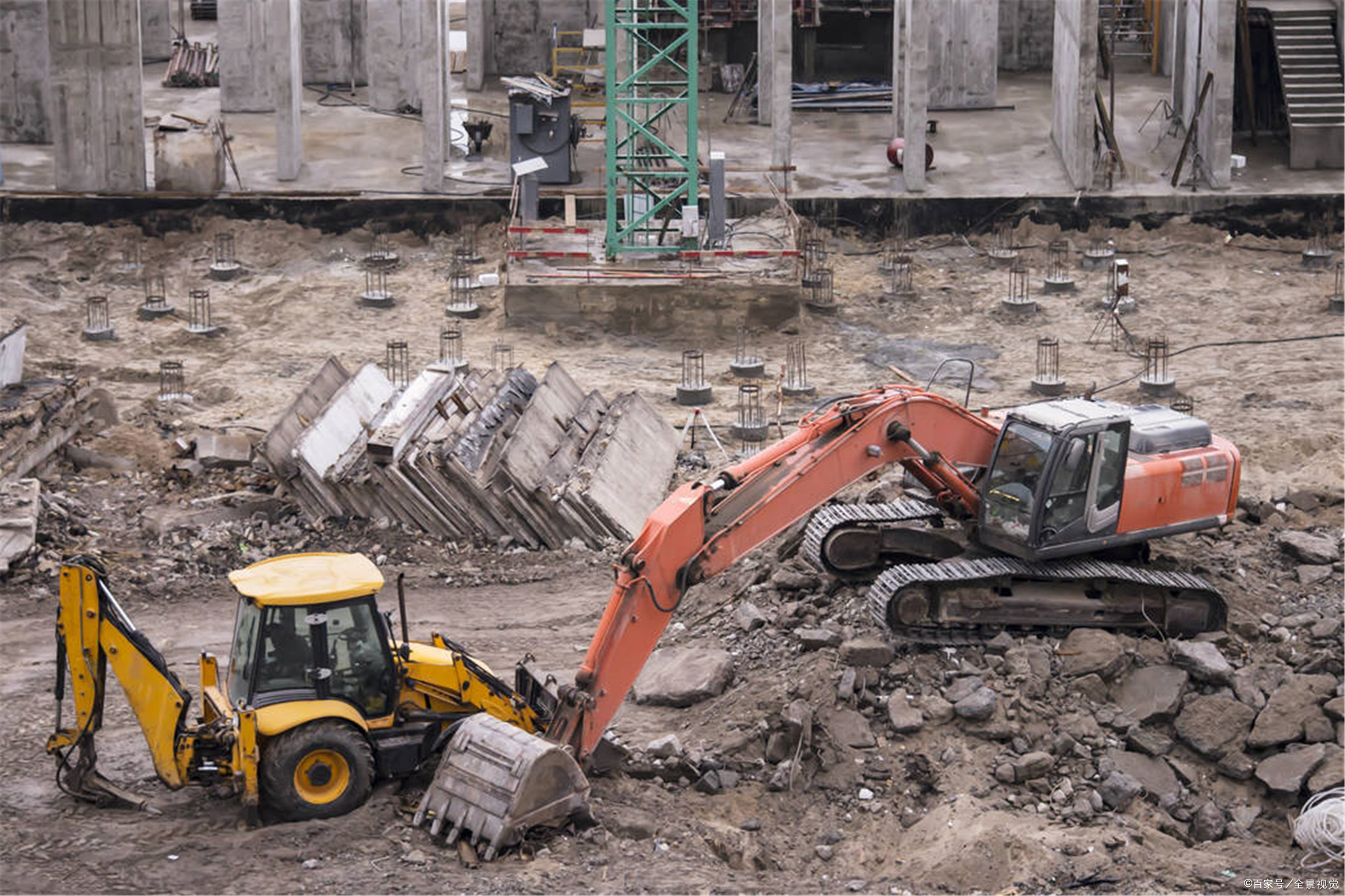 现在挖机司机工资怎么涨了,挖掘机司机有发展前途吗