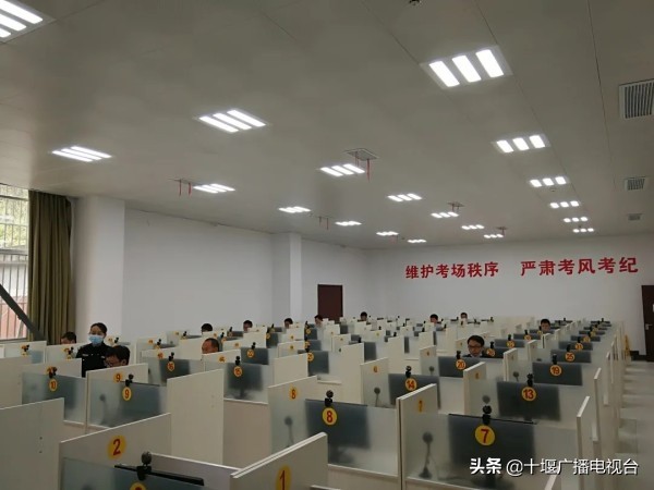 一人一车的驾校,驾校一人一车