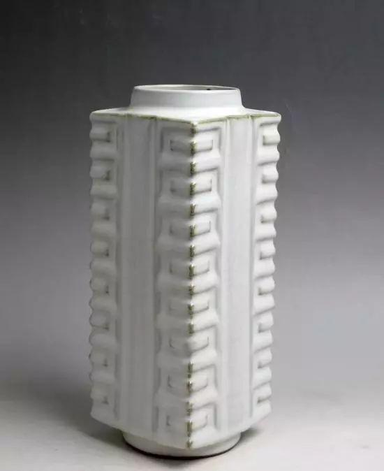 花瓶历史由来,各个年代花瓶的特点