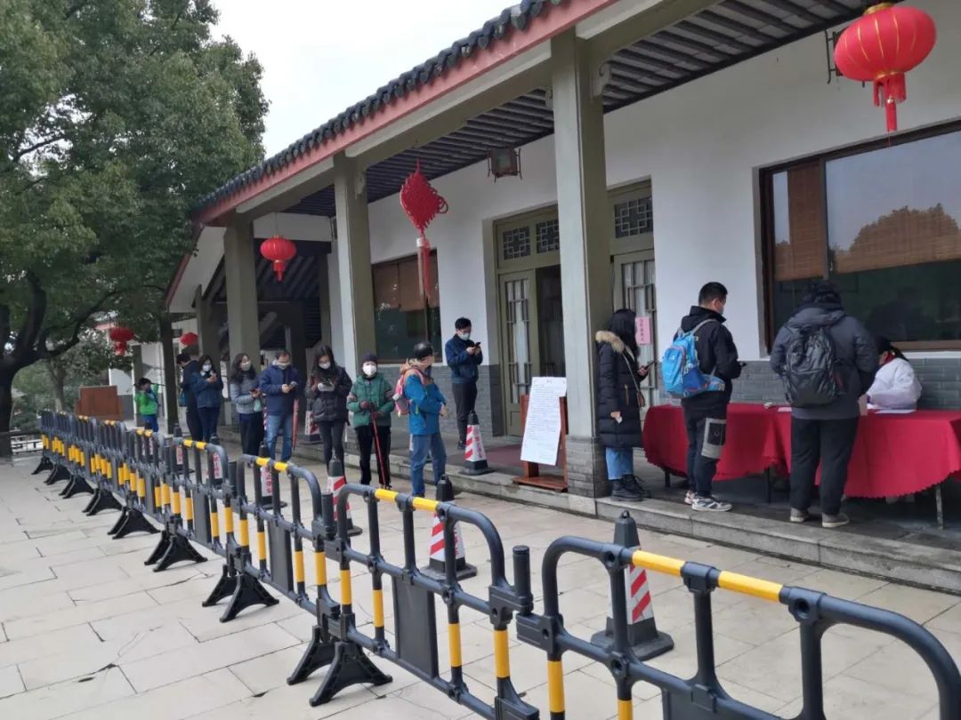 穹窿山国家森林公园接待游客,穹窿山景区旅游感受