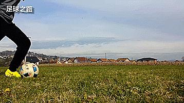 三个足球过人技术,简单而又装逼的足球小技巧