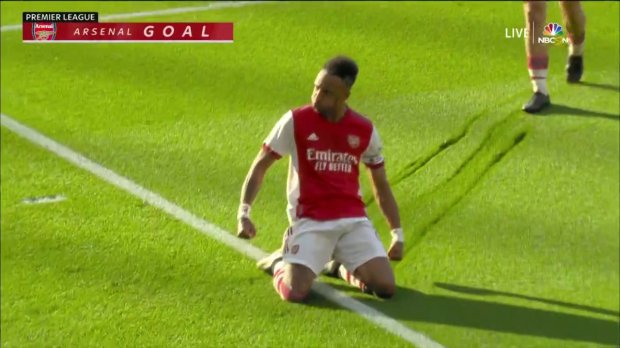 足坛滑跪庆祝集锦雨中航母,足坛滑跪罗本