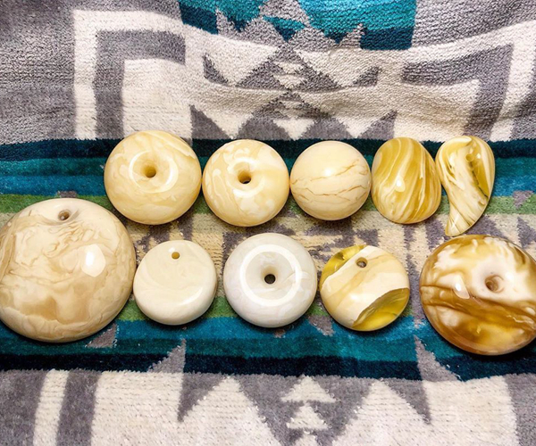 回流蜜蜡就是二代蜜蜡是真的吗,二代蜜蜡原石怎么辨别