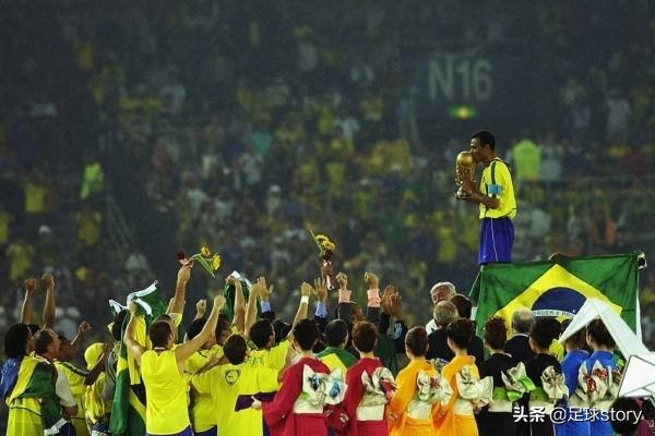 大罗认为的巴西史上最佳阵容,里瓦尔多卡福小罗大罗卡洛斯