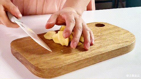 喝一碗红糖姜茶暖心又暖胃,秋天的第一杯姜茶暖心即暖胃