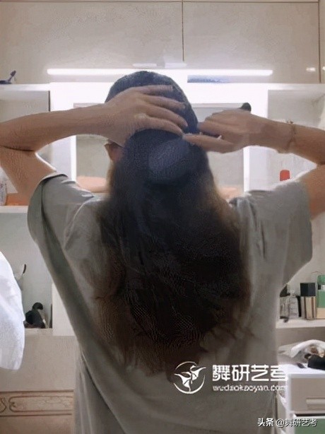 最简单的盘头方法学生版,舞蹈生快速盘头发