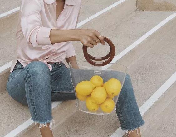 pvc透明包包变形,pvc透明塑料包包会坏掉吗