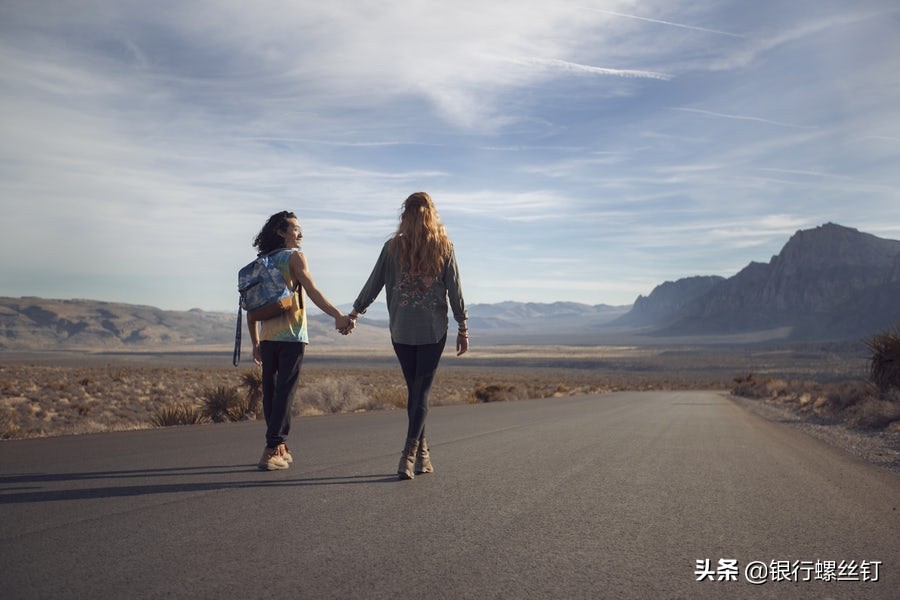 买股票和买指数哪个风险大,买指数基金和买股票哪个收益高