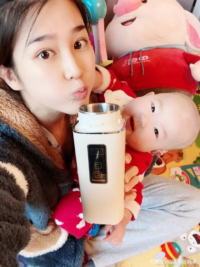 美女主播爆运动员丈夫孕期家暴还被拔指甲，男方甩锅激素太无语