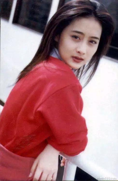 琼瑶剧陈德容马景涛梅花三弄,46岁琼瑶剧女郎陈德容近照