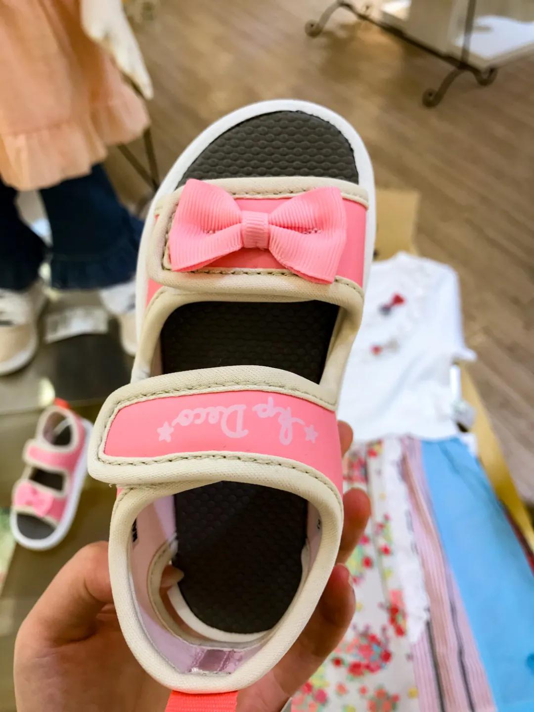 儿童穿哪种凉鞋比较好测评,关爱宝宝从脚开始