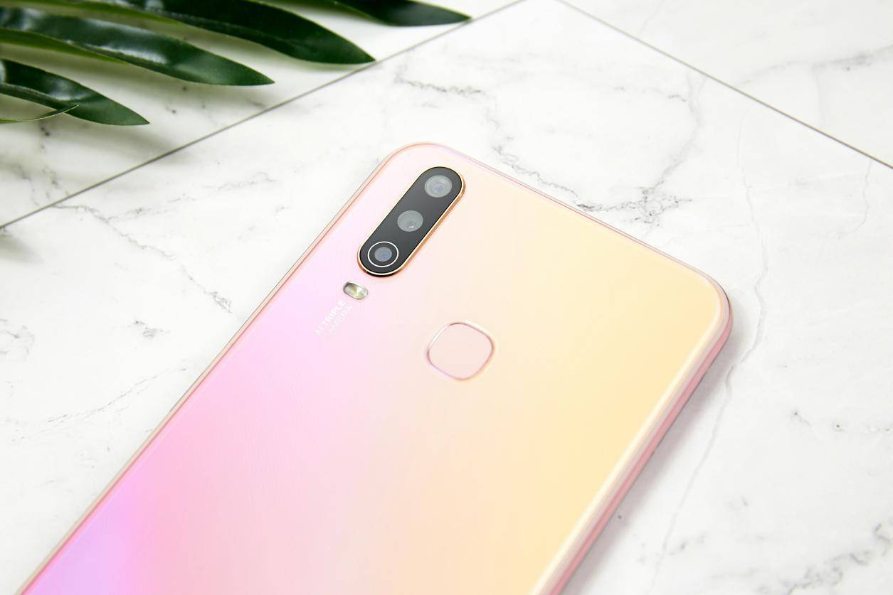 vivoy3标准版最好用的功能,vivoy3初桃粉好看吗