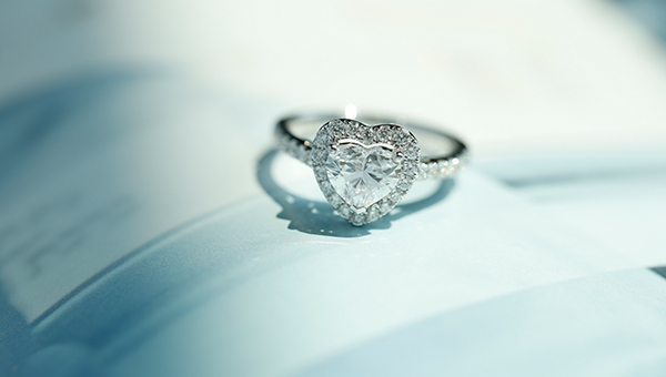 婚戒钻戒品牌排行榜大全,什么牌子钻戒一生只能买一个