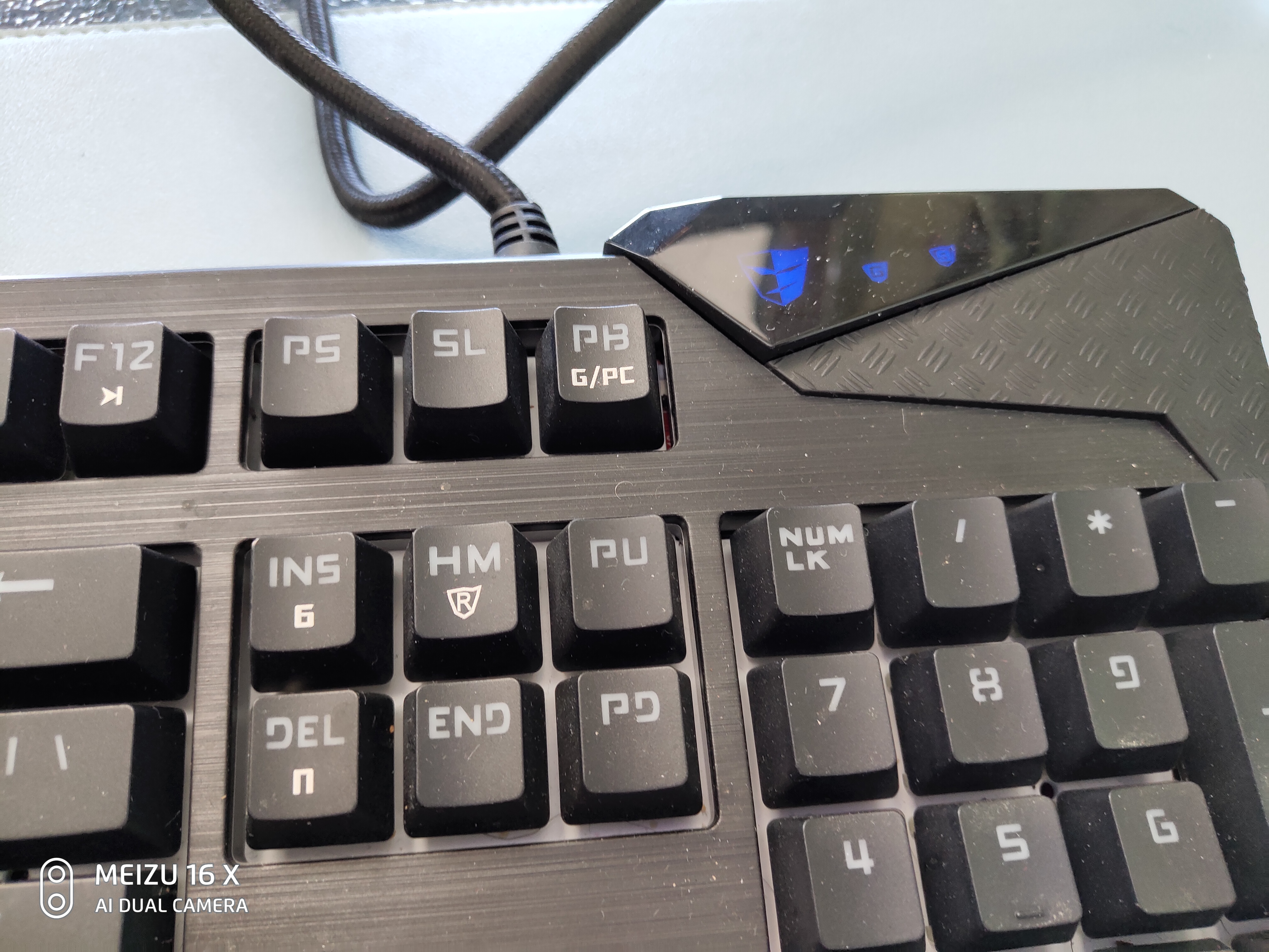 公认手感最好的机械键盘轴是什么,机械键盘樱桃轴与普通轴的区别