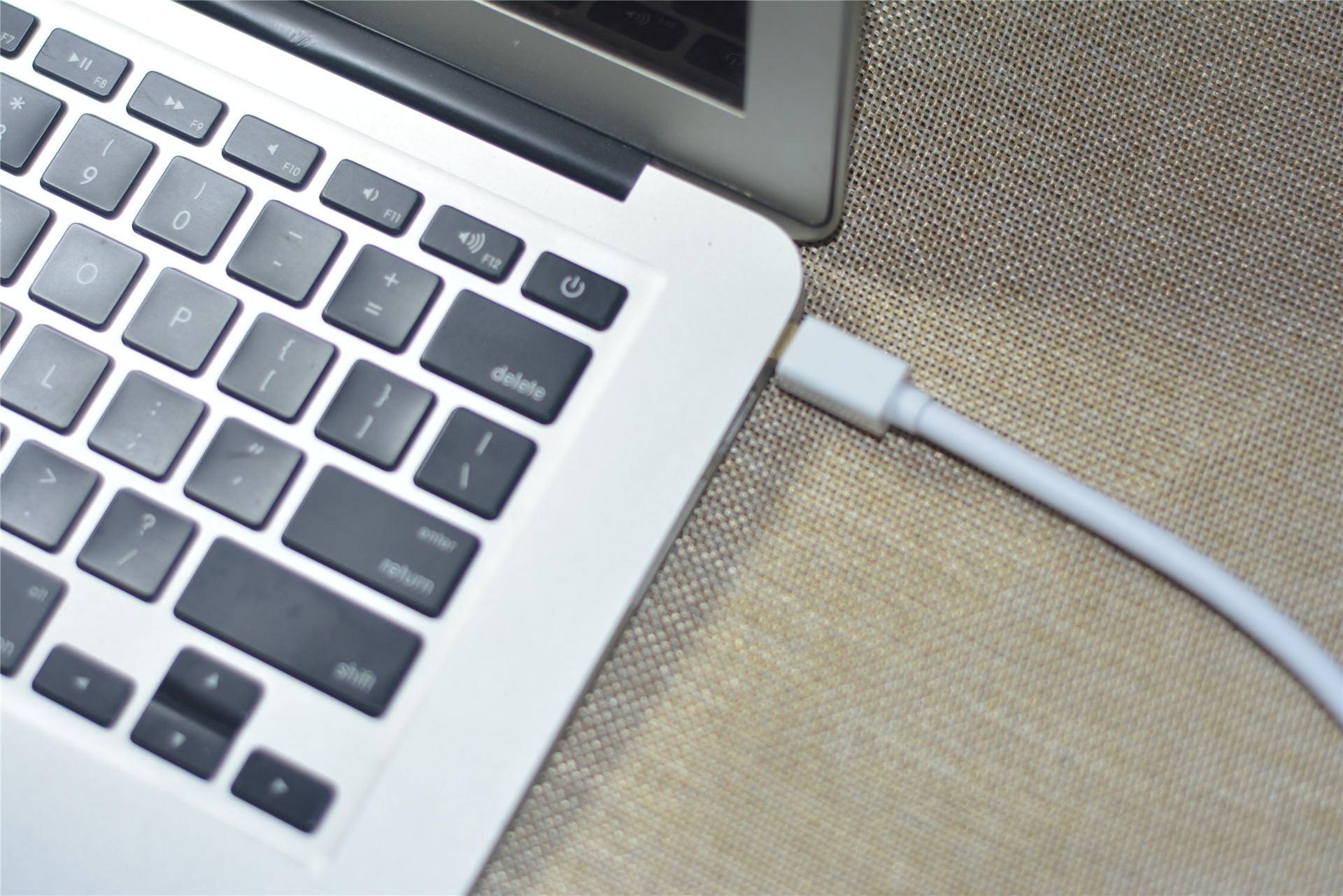 苹果电脑屏幕转接线教程,苹果电脑怎么连接竖版大屏幕