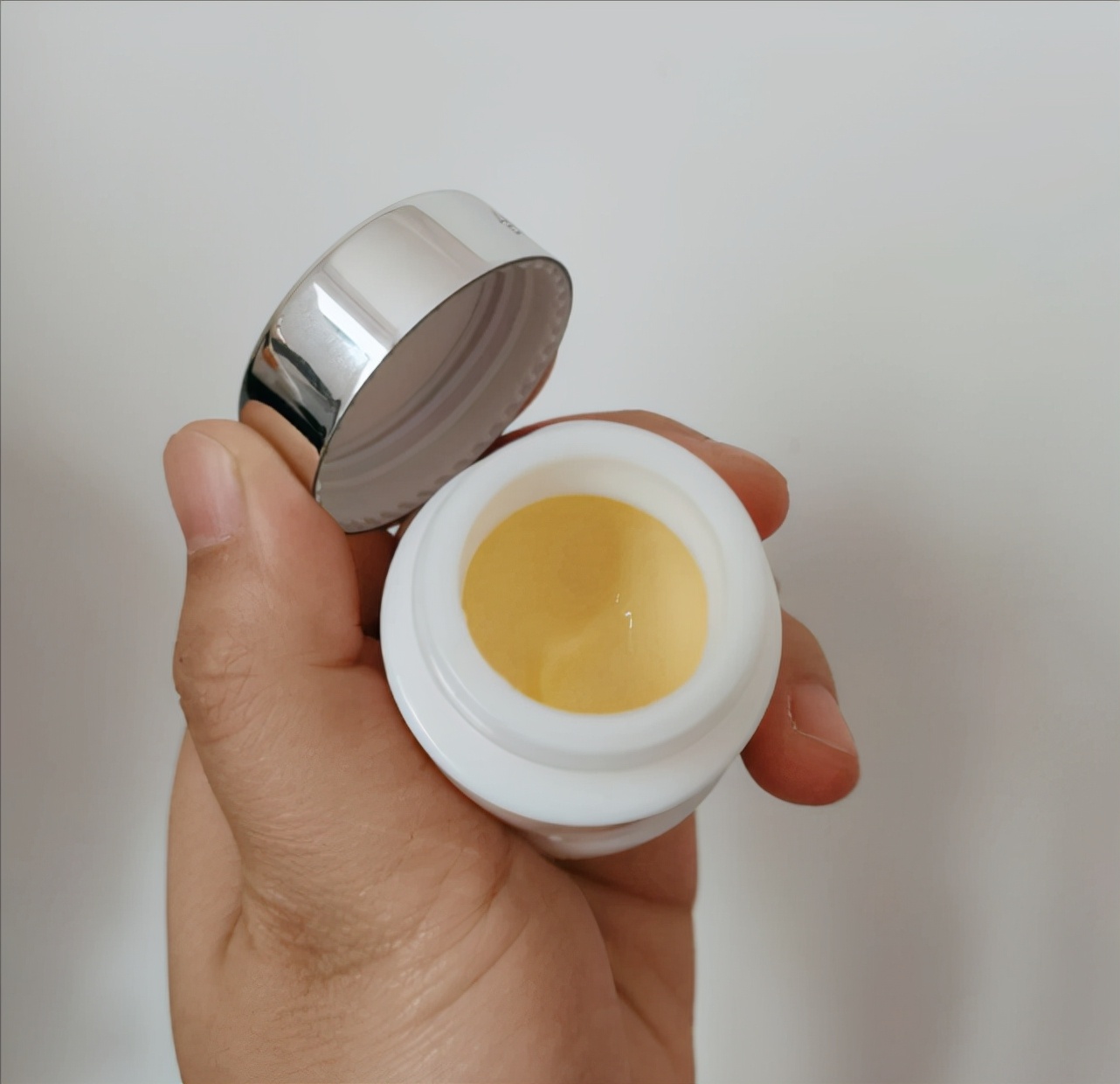 输在包装上的这3款老牌护肤品，虽卖不了高价，但个个都有真本事