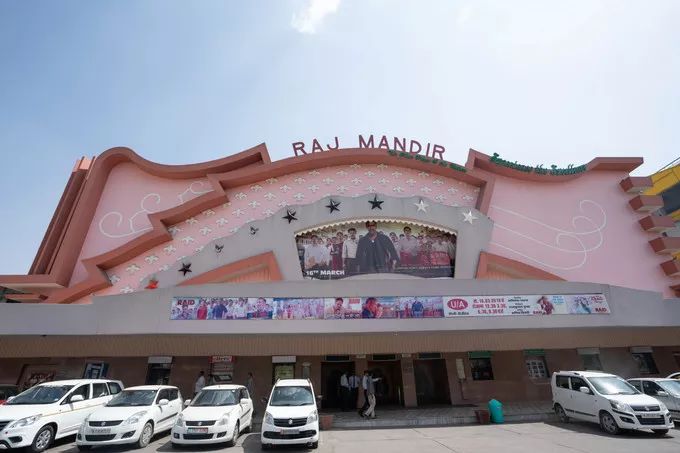 印度这座老城，房子都是粉色，去亚洲最豪华电影院只要几十元