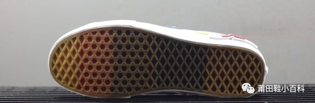 vansoldskool容易开胶嘛,vans为什么越脏越好看