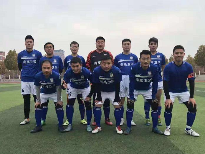 山东泰山队11连胜刷新纪录,泰山2-0击败青岛暂登赛区榜首