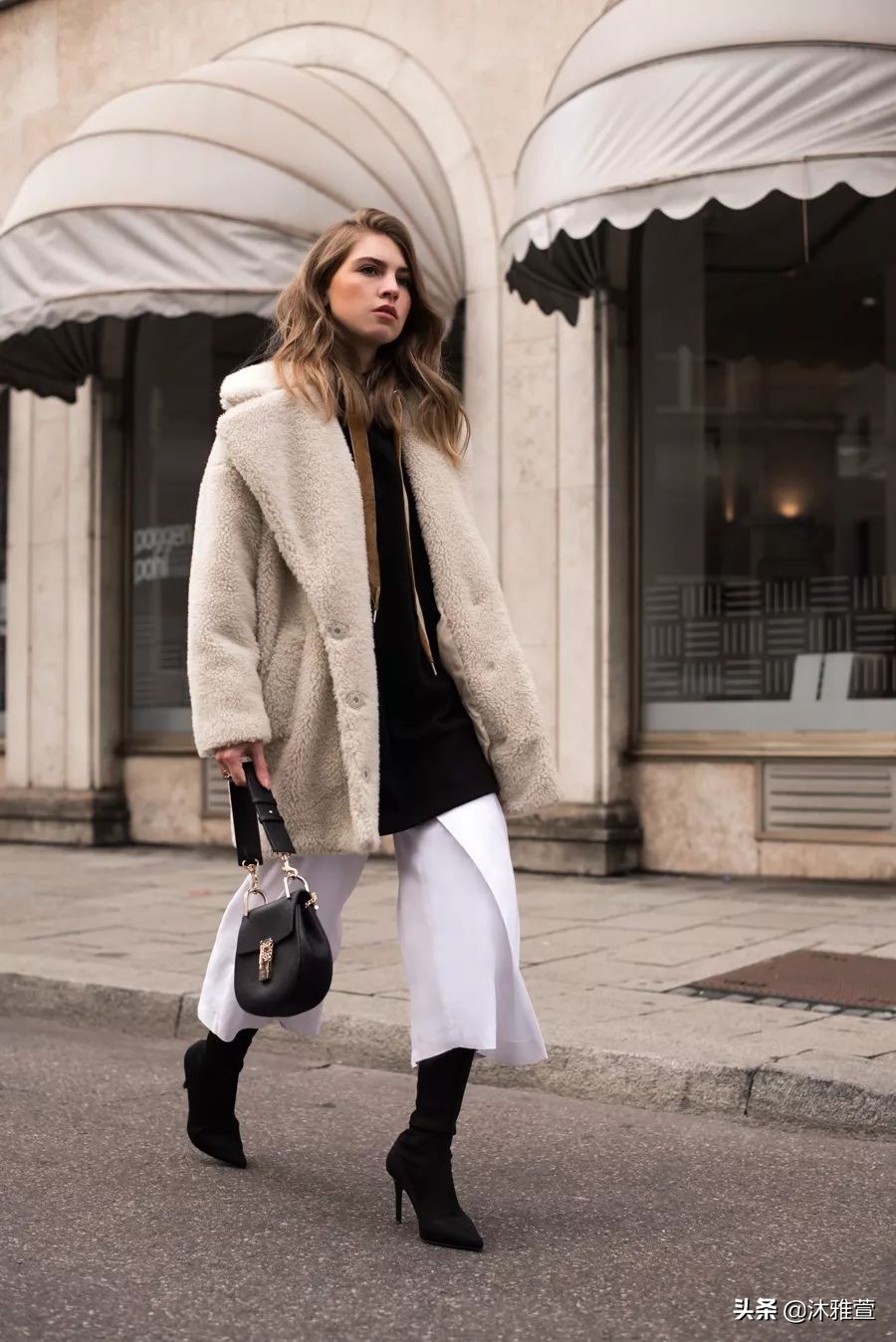 卫衣的n种穿法你学会了吗,卫衣的4个搭配方法太时髦了