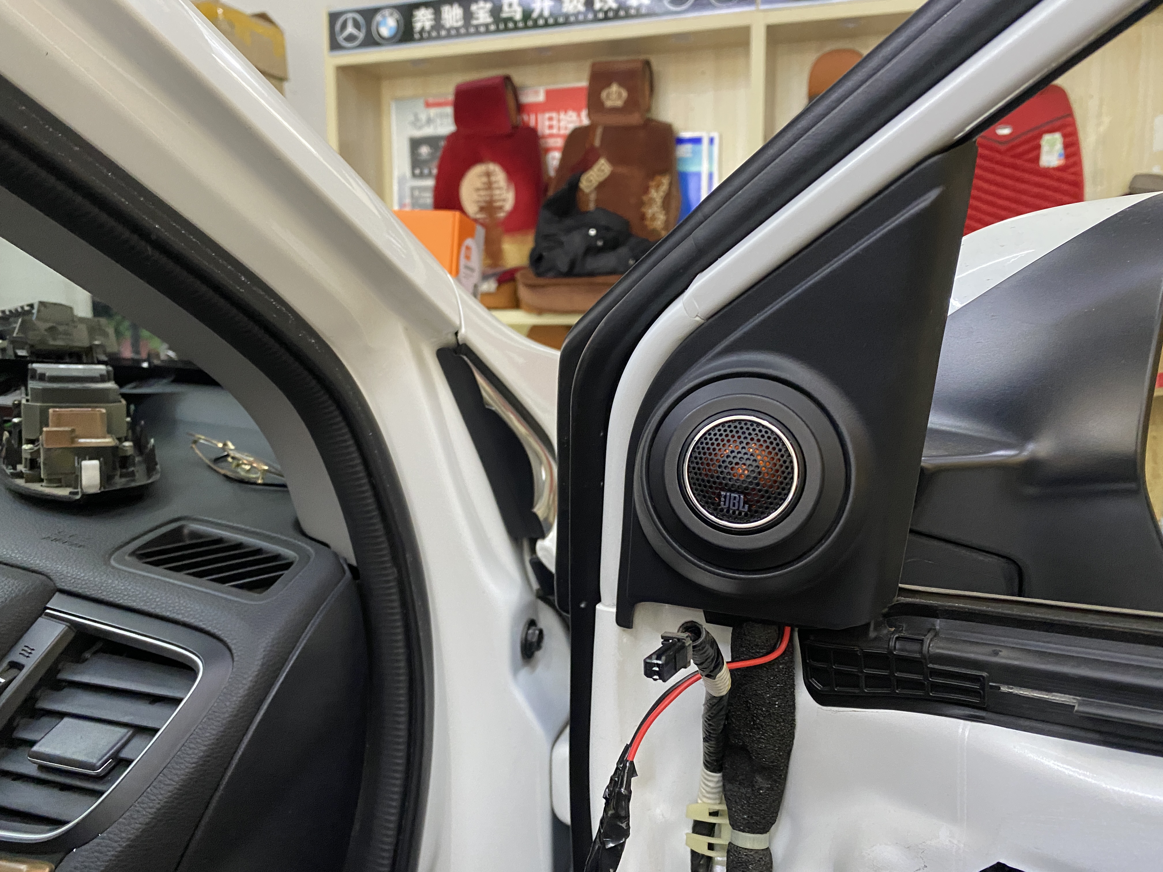 蔡甸本田crv汽车音响喇叭改装,东莞汽车crv隔音音响改装