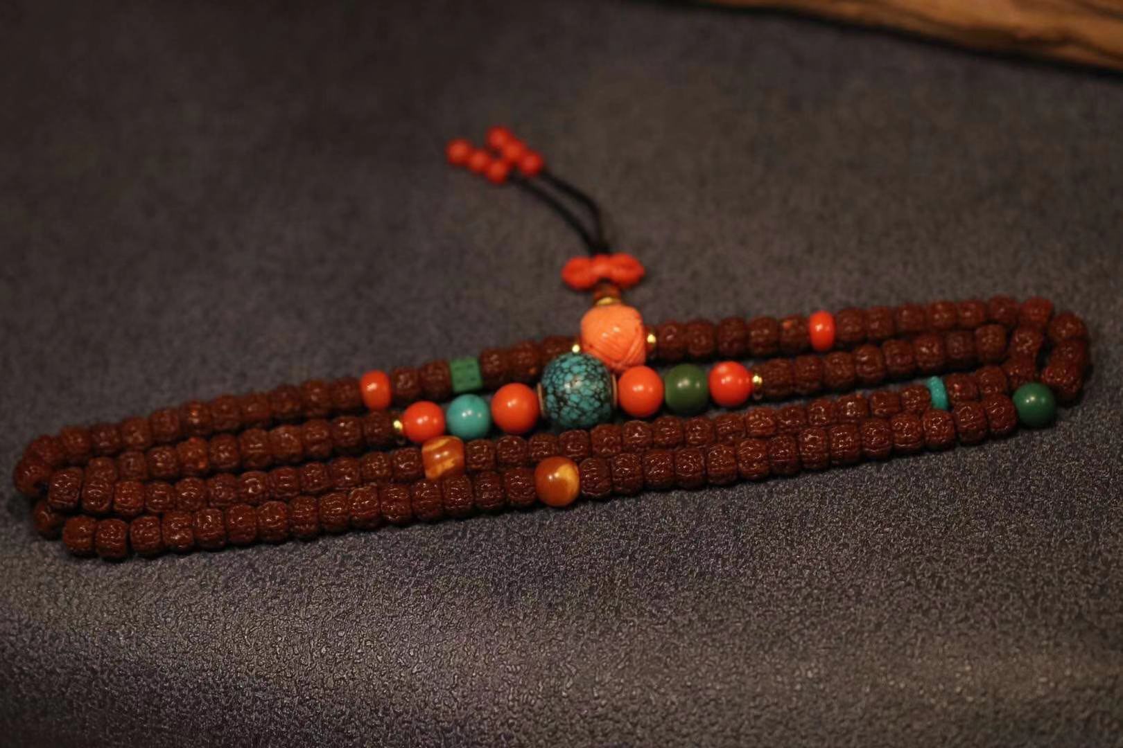 金刚龙纹菩提盘玩方法,盘玩五年的菩提根手串图片