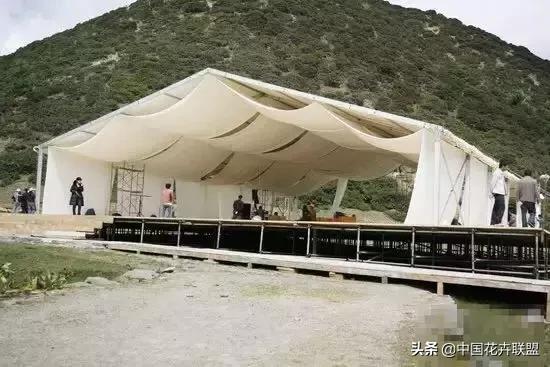 办一场20桌的婚礼多少钱,酒店办一场婚礼大概多少钱