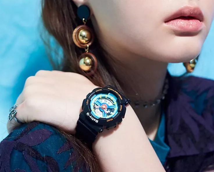 马丁靴+小黑裤，冬日保暖显高CP