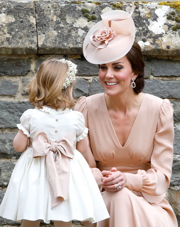 凯特王妃的英伦风帽子,凯特王妃戴礼帽的照片