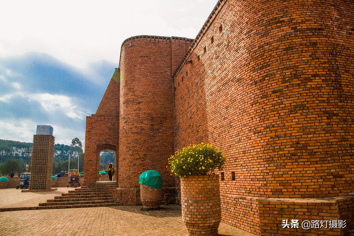 云南西双版纳周边适合养老的地方,云南适合旅居养老的几个悠闲小城