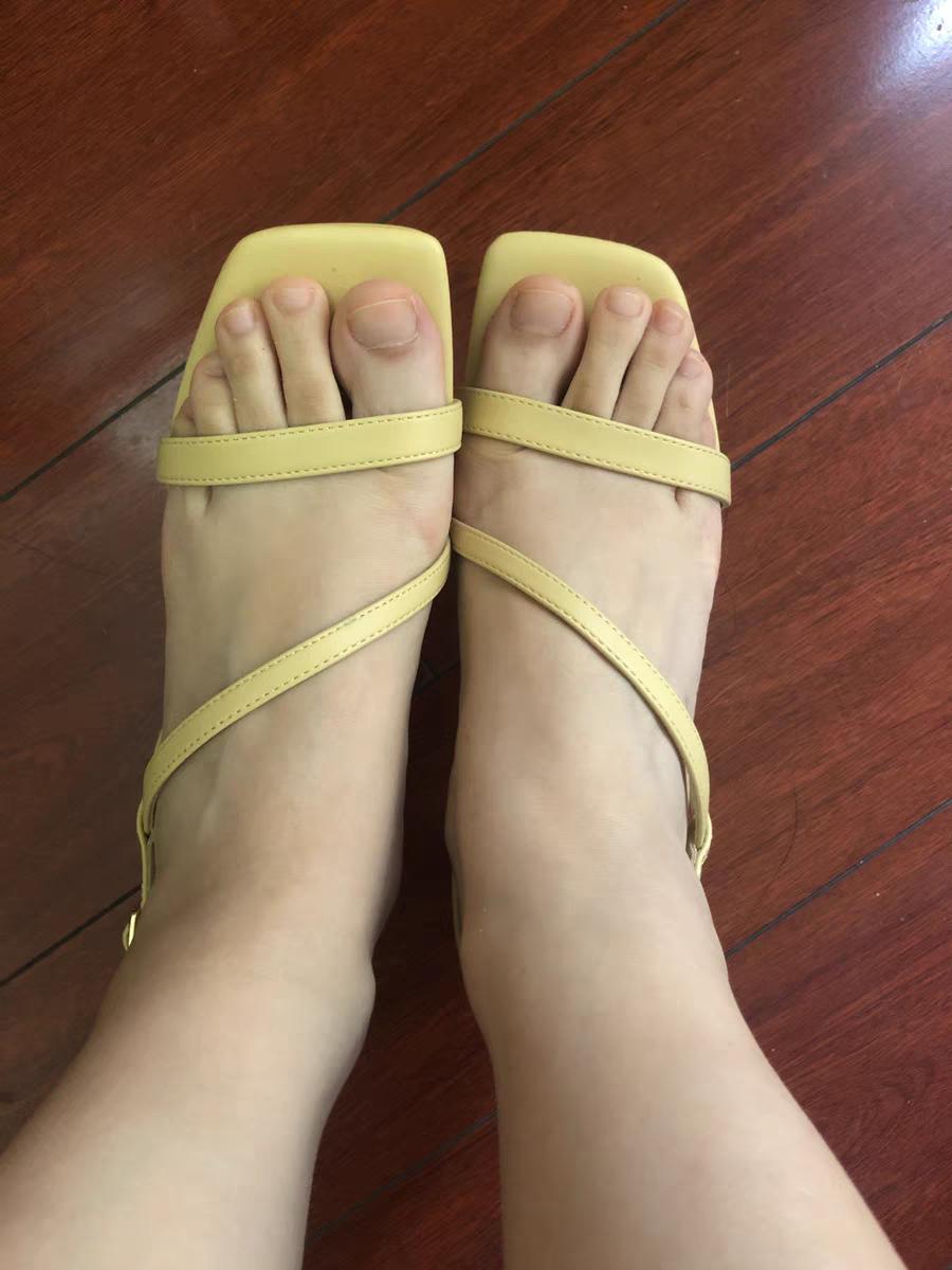 小ck缎面高跟凉鞋怎么穿搭,澳洲高跟凉鞋细跟试穿视频