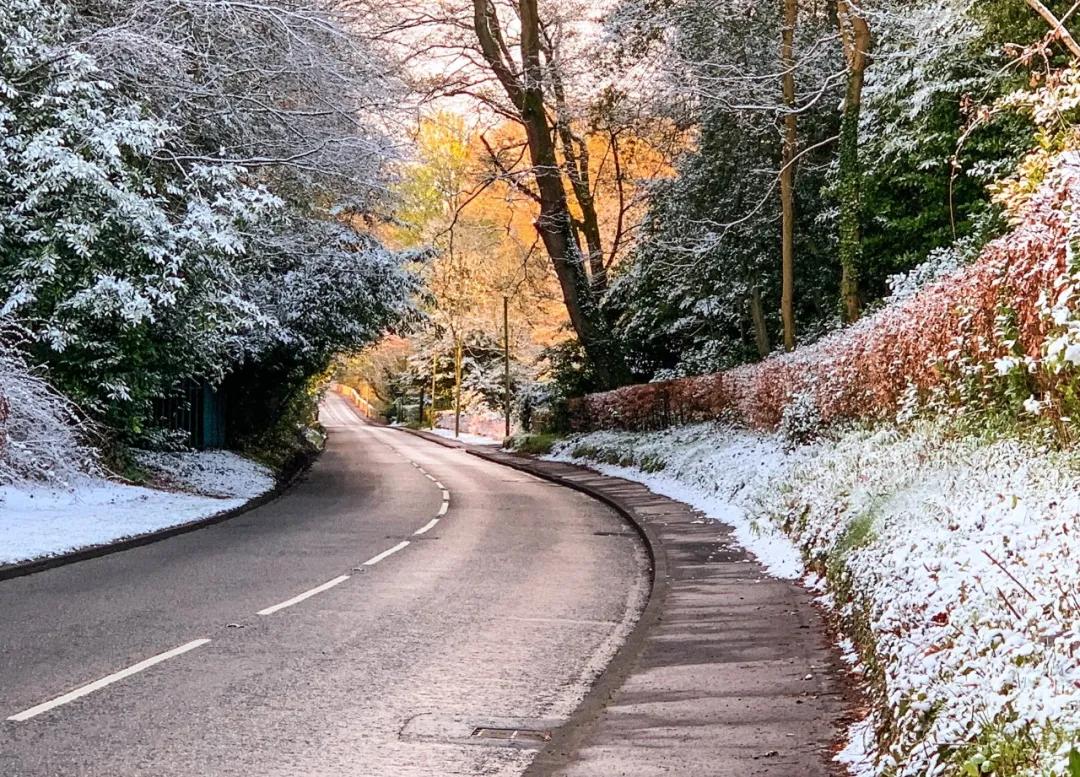 昨天比基尼！今天下雪！英国的天气能有多奇葩？