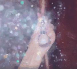 我喜欢的小哥哥身上有一股奶香味,后来不喜欢他了,奶香味就消失了