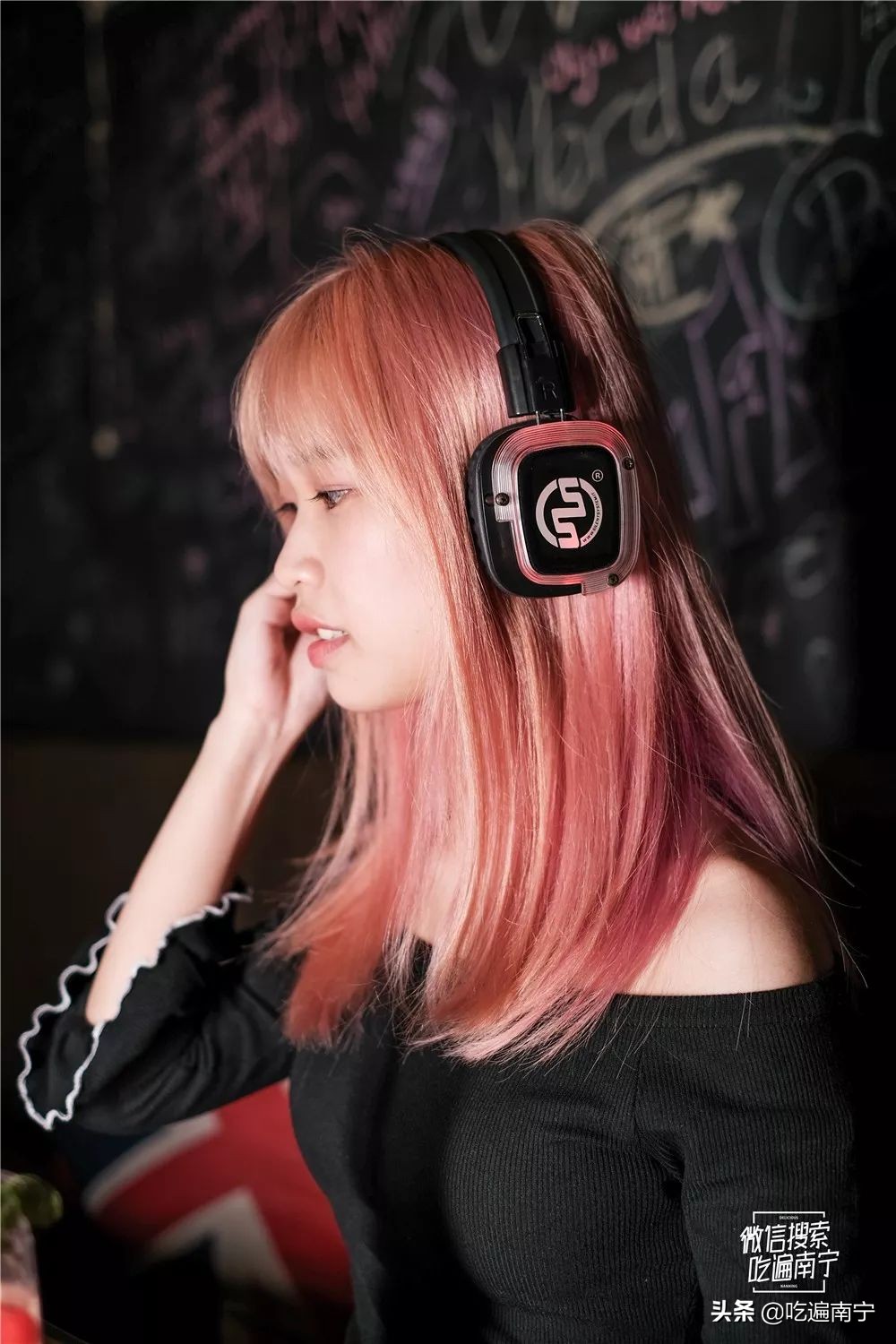 江北大道一家“特别”的酒吧，走进去发现全是外国人