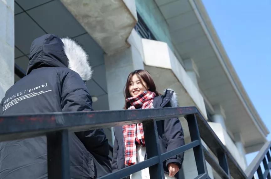 “你在看什么?”“兰大的烟火气”