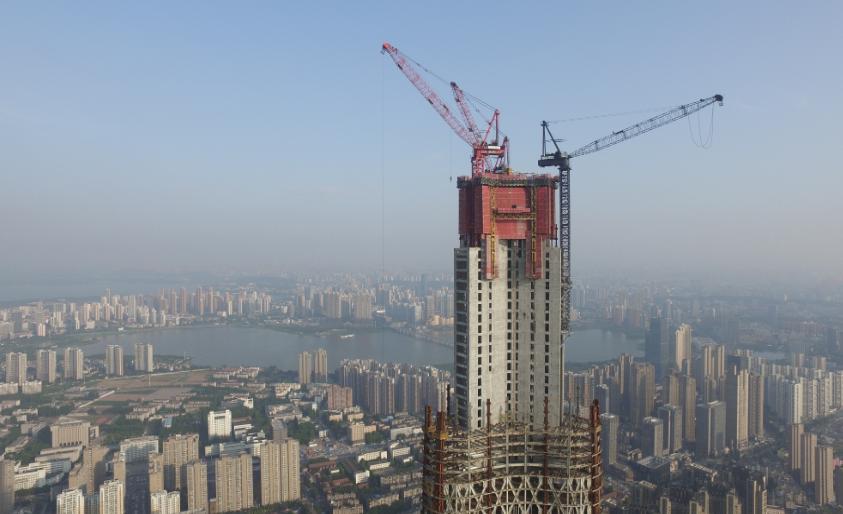 武汉绿地中心大厦封顶了没,武汉绿地中心建成世界第一高楼